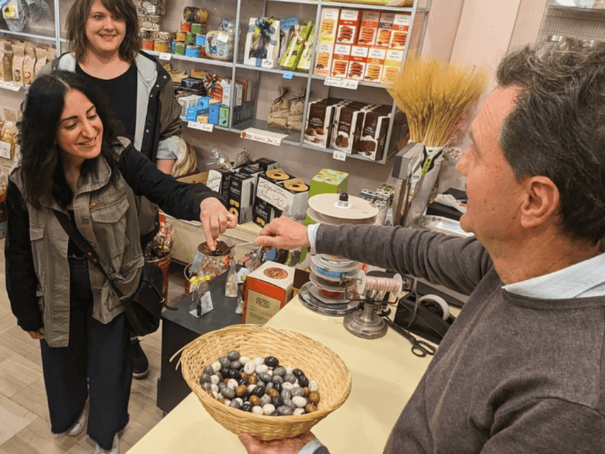 1.5 Hour Food Tour in Verona with Tastings & Sightseeing - Verona’s street pizza with a local twist