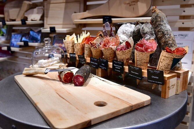#1 Bordeaux Food and Wine Tasting Tour w/ Local Foodie Guide - Five chocolates at Hasnaâ Chocolats Grands Crus