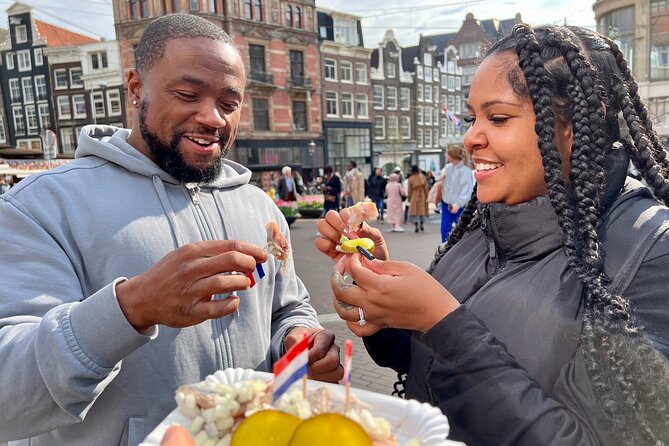10 Tastes of Amsterdam: Food Tour by UNESCO Canals and Jordaan - Spui, writers, and a 200-year-old stroopwafel bakery