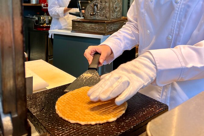 10 Tastes of Amsterdam: Food Tour by UNESCO Canals and Jordaan - The canal ring, Café Hegeraad, and old Amsterdam stories