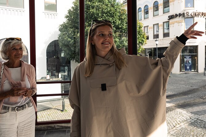 3 Hour Guided Food Walk Tour in Alesund, Norway - Svinemør at Stuen, a local café with staying power