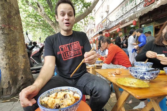 3-Hour Private Night Tour: Beijing Foodie Experience - Yunnan Cuisine and the Most Adventurous Bite