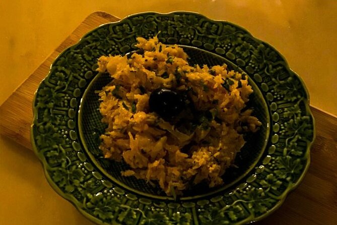 4-Hour Traditional Portuguese Food & Wine Tour in Porto - Group size, pace, and the feel of the stops