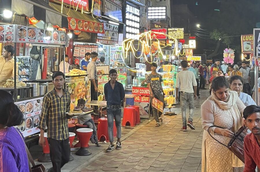 Agra: Sadar Bazar Food Market Night Walking Tour by Tuk-Tuk - Why Sadar Bazar is a good evening stop