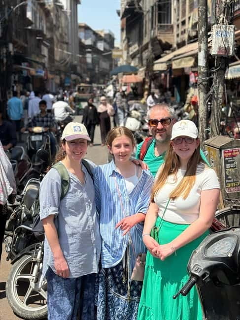Agra: Street Food Walking Tour, Spice Market, & Tuk-tuk Ride - Your tuk-tuk ride into Old Agra