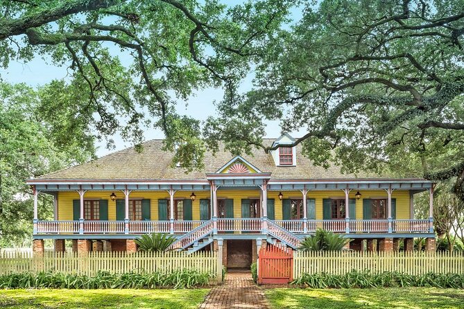 Airboat and Plantations Tour with Gourmet Lunch from New Orleans - Key things to know before booking