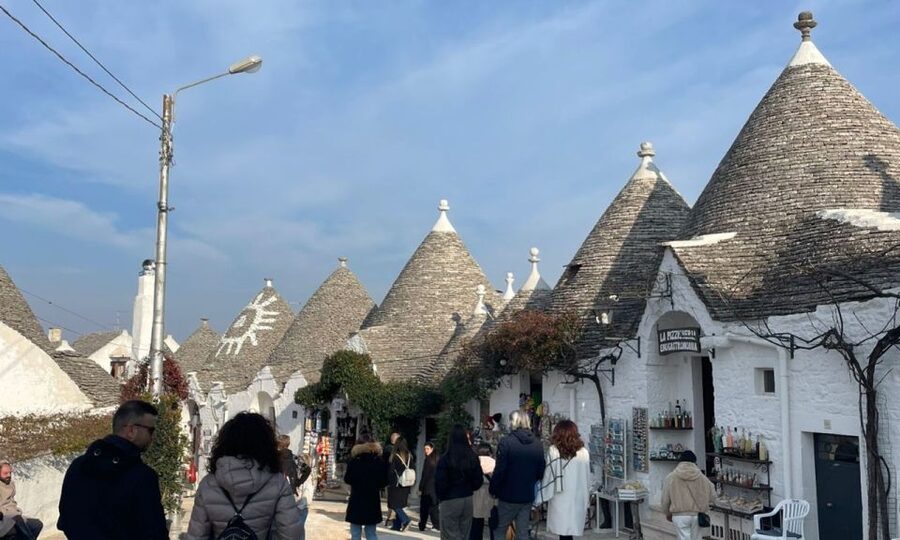 Alberobello: Gastronomic Walking Tour - Why Alberobello works so well on foot