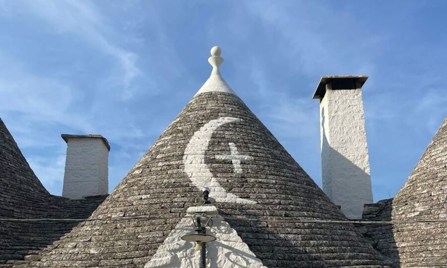 Alberobello: Gastronomic Walking Tour - Focaccia at Giuseppe’s bakery