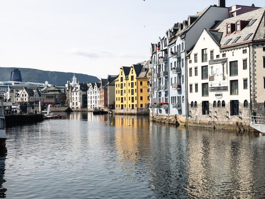 Ålesund: Guided Food Walking Tour - Key points to know before booking