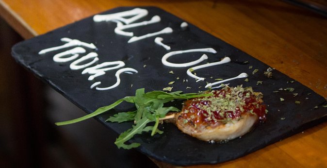 Alicante: Evening Tapas Tour - The second stop: 45 minutes and a broader food selection