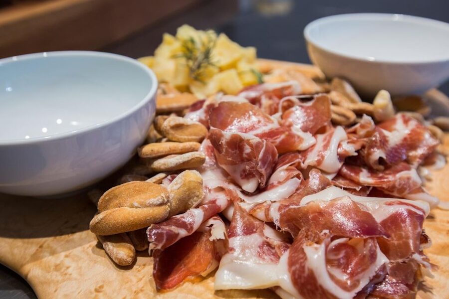 Alicante: Evening Tapas Tour - The second walk: a chance to see the city differently