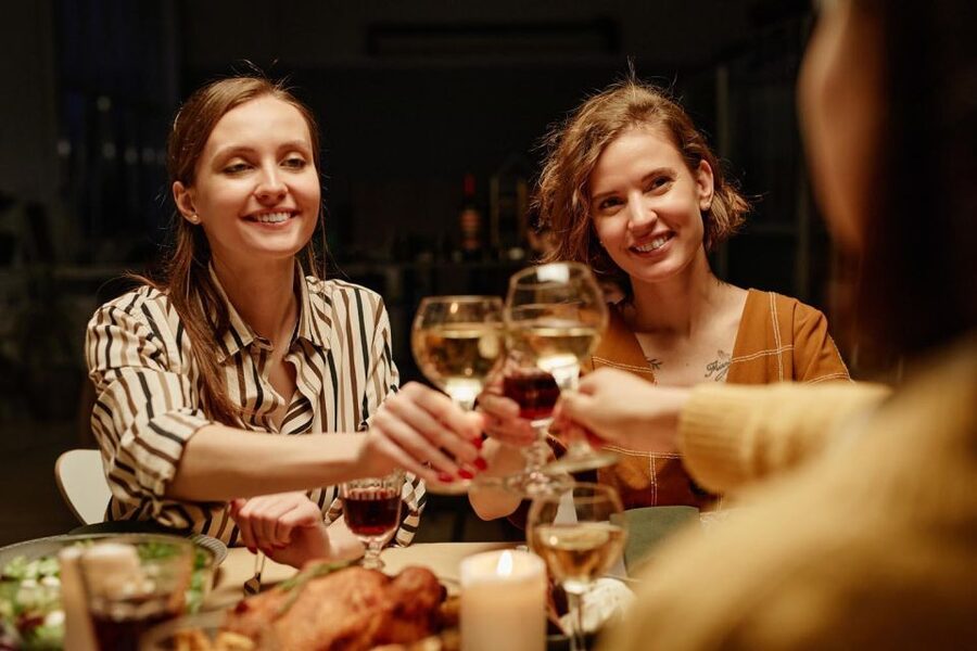 Alicante: Food Walking Tour with Wine Tasting and Tapas - Why this food walk works well in Alicante