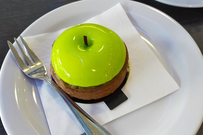 All Inclusive Food Tour of Annecy Old Town with Local Guide - Wine from the steep Alpine slopes