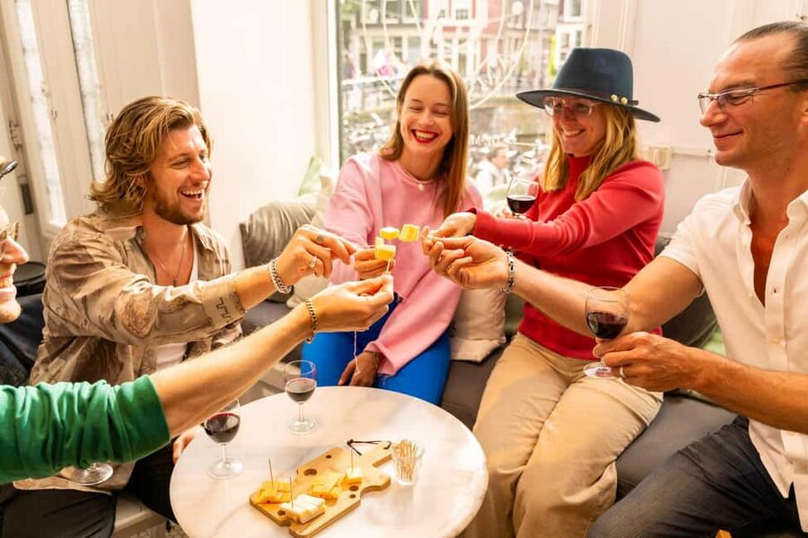 Amsterdam: Food Tour with Drinks by Spui, Canals and Jordaan - Five things to know before booking