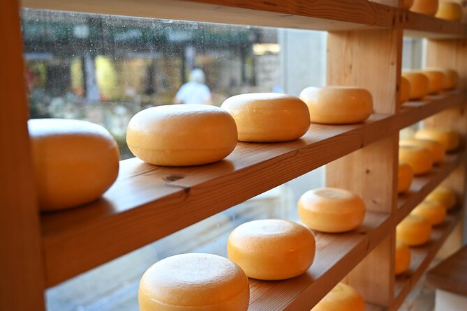 Amsterdam Food Tour with Full Meal & Drinks by Do Eat Better - The Red Light District, only on adult-only departures