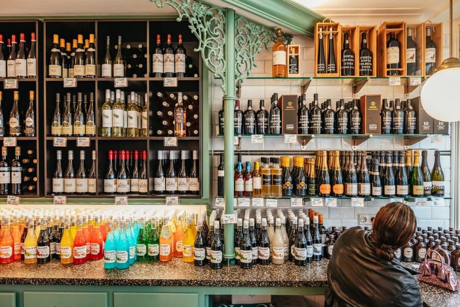 Amsterdam: Jordaan District Local Food Walking Tour - Small booking details that matter