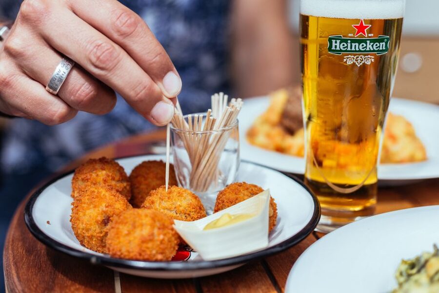 Amsterdam: Private Food Tour with a Local - What the guides add to the walk