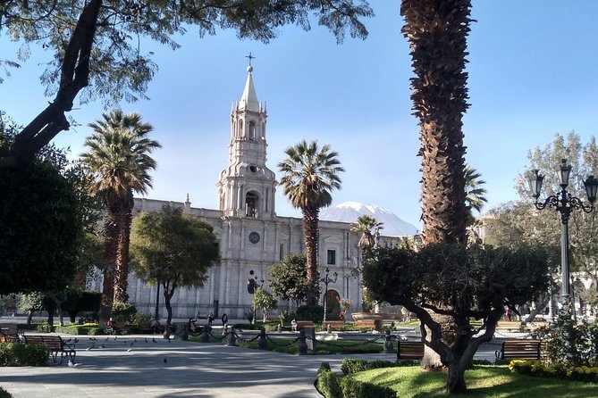 Arequipa Walking Tour city center and drinks experience - Fundo El Fierro, Arequipa’s older neighborhood