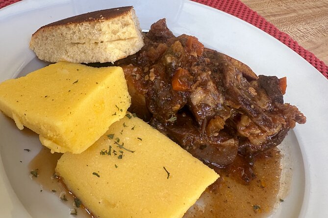 Aruba Eats Sip and Savor Local Food Tour - Stop 3: Asian-Caribbean plates at Bodegas Papiamento