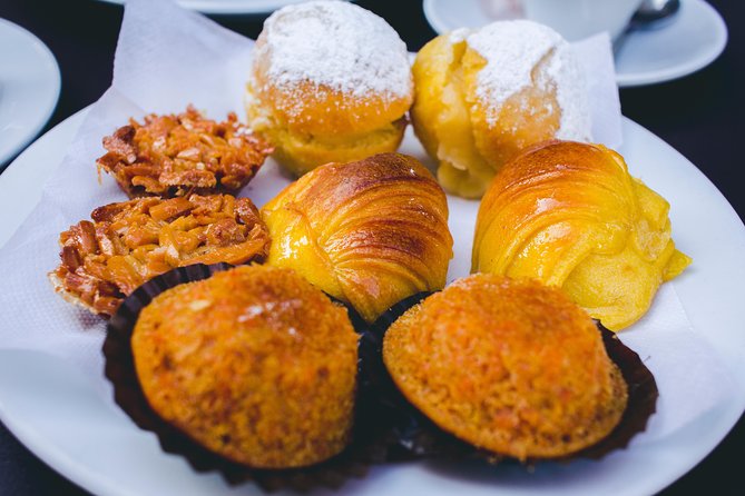 Authentic Food and Wine Tour in Porto by Food Lover Tour - Guides who make the difference