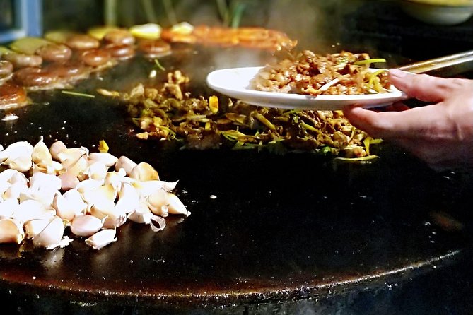 Authentic Local Food Tour in Center Beijing - Eating your way through Beijing hutongs