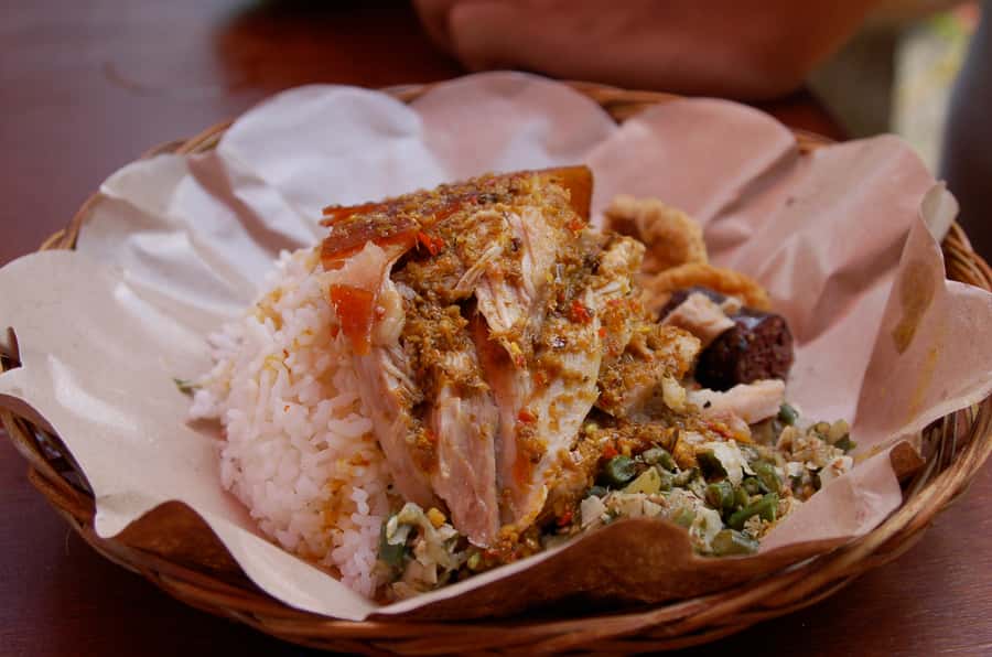Bali: Authentic Culinary Street Food Experience Tour - Local eateries and the art of tasting many small dishes