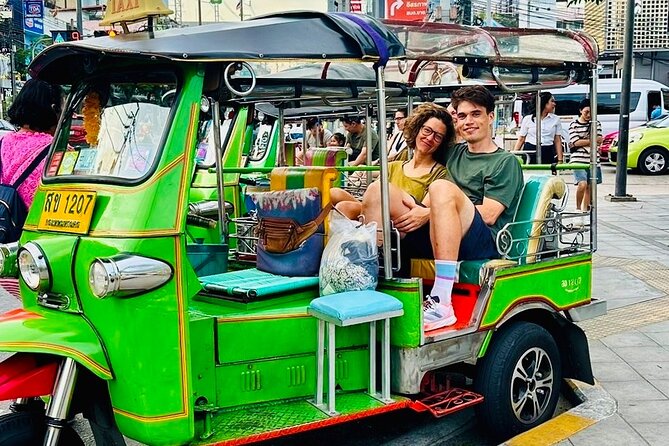 Bangkok 3-in-1 Tour: Longtail Boat,TukTuk & Street Food Adventure - Guides make or break the evening