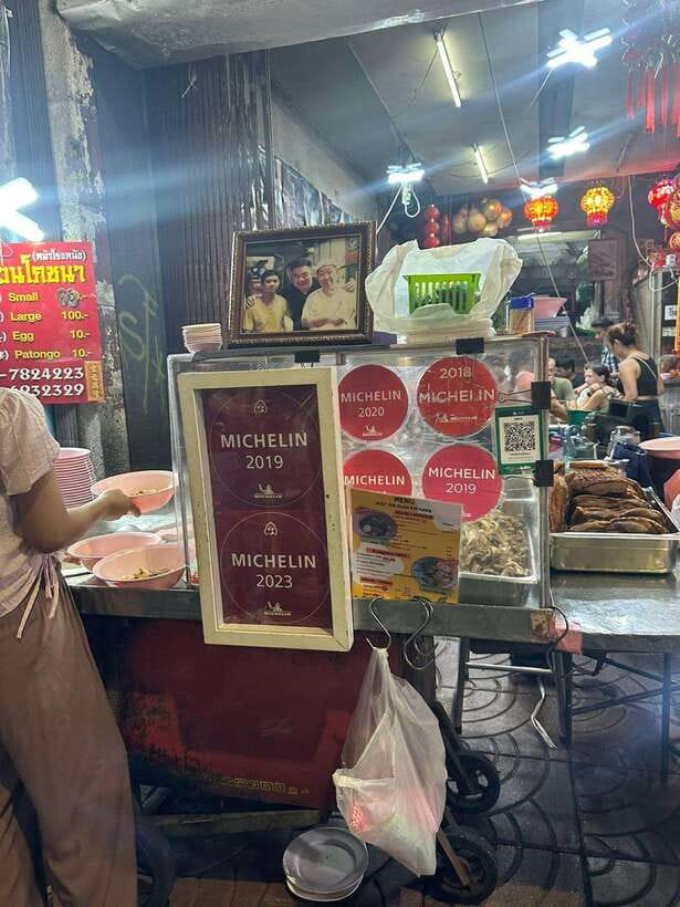 Bangkok Authentic Tasting Thai-Chinatown Walking Food Tour - Michelin Guide stops and local vendor contact
