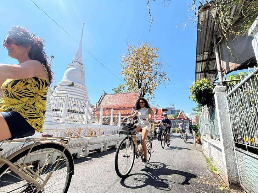 Bangkok: Bike, Boat & Food Tour in Thonburi - Talat Phlu and Thonburi’s everyday streets