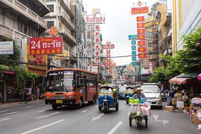 Bangkok by Night Food Tour with 10+ Tastings in Chinatown - Key points at a glance