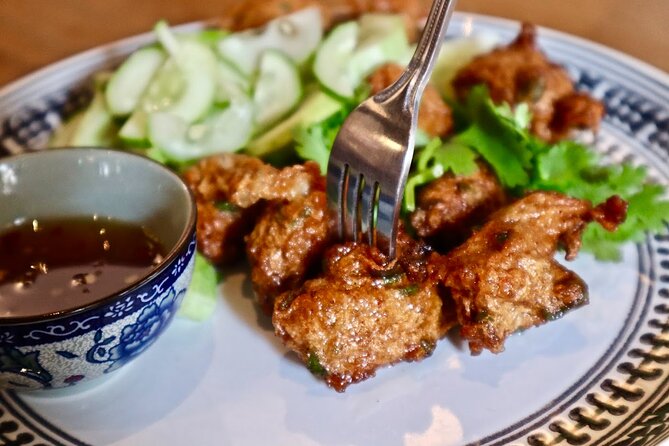 Bangkok by Night Food Tour with 10+ Tastings in Chinatown - Chinatown is the heart of the evening