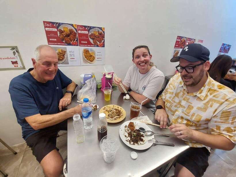 Bangkok: Chinatown Food Tour with Michelin Food Stalls - Who should book this Chinatown walk?