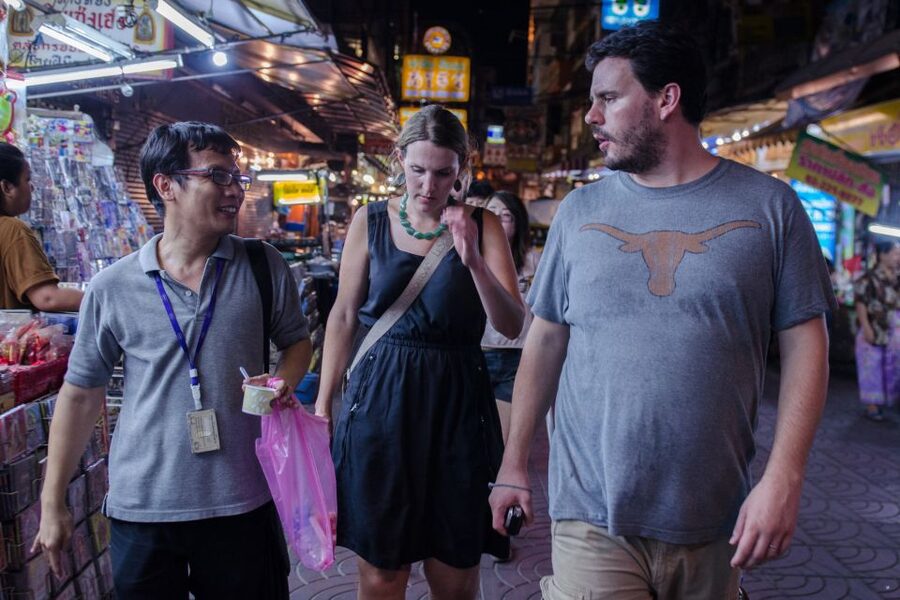 Bangkok: Chinatown Night Food Tour - Save room for lychee ice cream and ginger tea