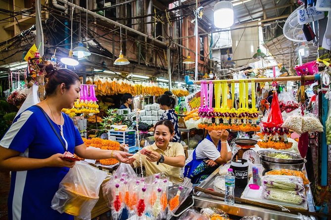 Bangkok Electric Tuk Tuk: Thonburi, Wang Lang & Food Tour - Four things to know before booking