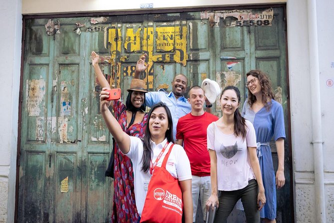 Bangkok Hidden Gems: Talad Noi, Chinatown & Street Food Tour - Chow Sue Kong Shrine and Chinese spiritual life