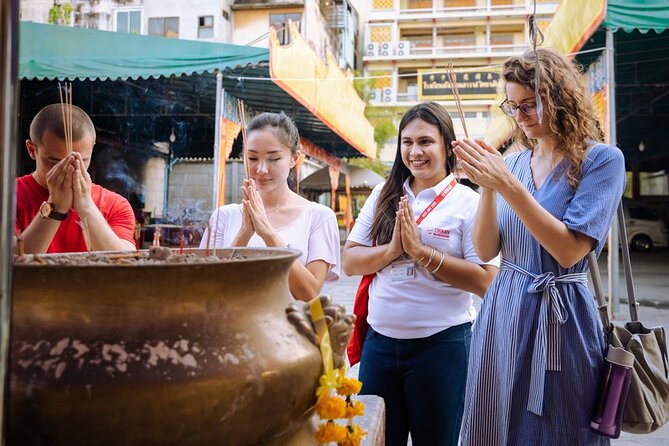 Bangkok Hidden Gems: Talad Noi, Chinatown & Street Food Tour - Hong Sieng Kong, coffee beside the river