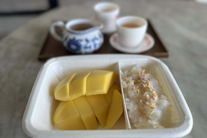 Bangkok Michelin Food Tour (3 Stops, 8 tastings) - First food stop: Thai classics with Michelin recognition