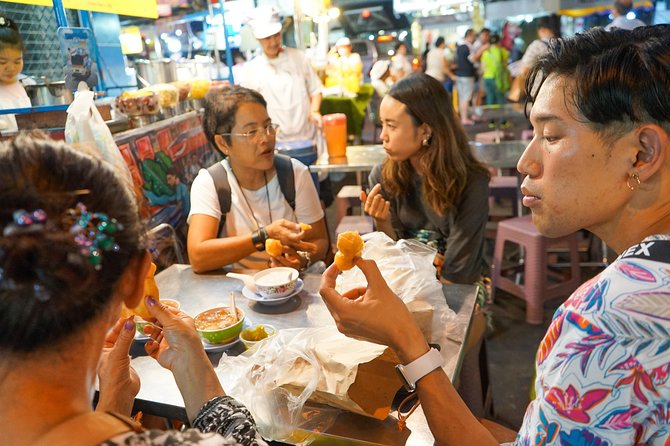 Bangkok Night Michelin Foodie Tour in Chinatown with 15+ tastings - The old bar street and the walk toward the end