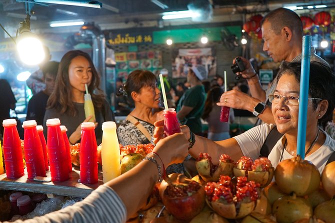 Bangkok Night Michelin Foodie Tour in Chinatown with 15+ tastings - Dim sum and the practical side of shared food