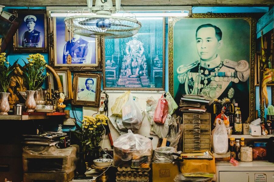 Bangkok: Old Siam Food Tour with 15+ Tastings - Why the guides matter so much