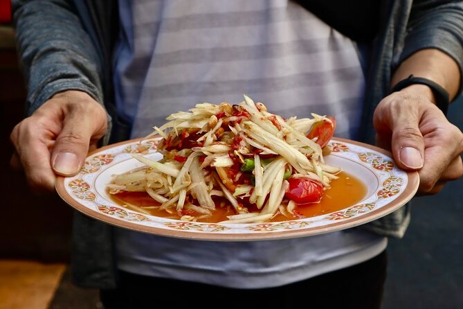 Bangkok Private Walking Food Tour with 10+ Tastings in Chinatown - Sightseeing stops and what to expect