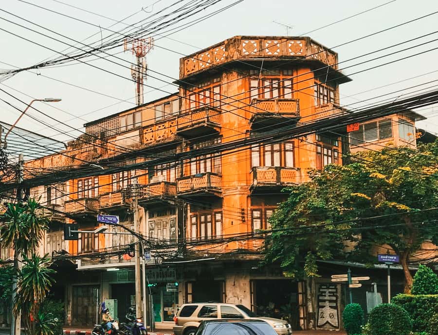 Bangkok: Street Art and Street Food Walking Tour - Klong San Market and the first plate of duck