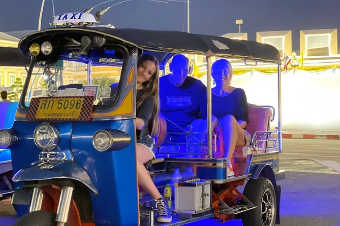Bangkok Tuk-Tuk Tour by Night with Chinatown Street Food Meal - Starting beside the river at Saphan Taksin