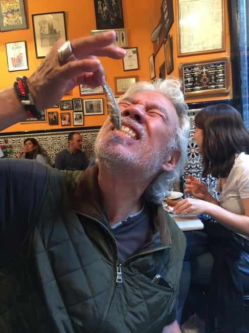 Barcelona: 3-Hour Sips, Sites & Bites Food & History Tour - Key points at a glance
