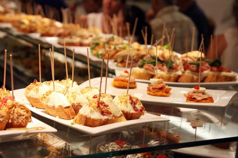 Barcelona: 3-Hour Sips, Sites & Bites Food & History Tour - Who will enjoy this experience most