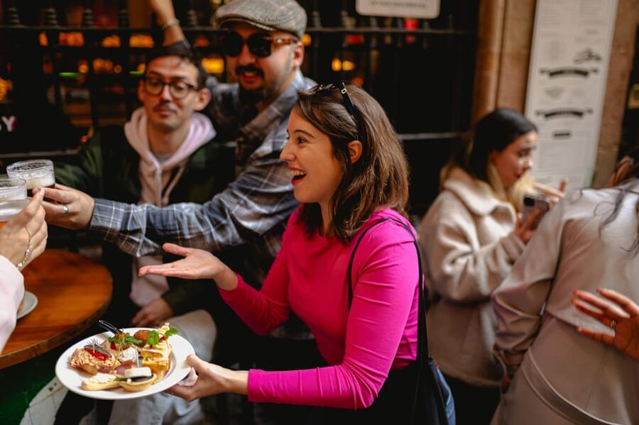 Barcelona: El Born Food Walking Tour with Tapas and Drinks - What the $93 price really buys you