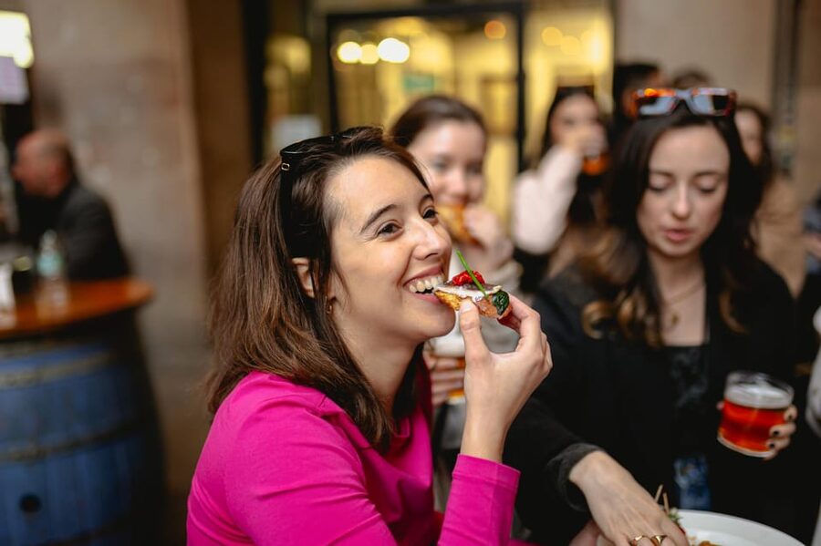 Barcelona: El Born Food Walking Tour with Tapas and Drinks - Starting near Plaça de Correus and entering El Born
