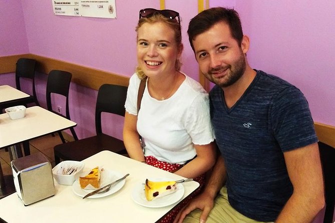 Barcelona Food Tour: Market & Gothic Quarter with Expert Guide - Walking through the Gothic Quarter