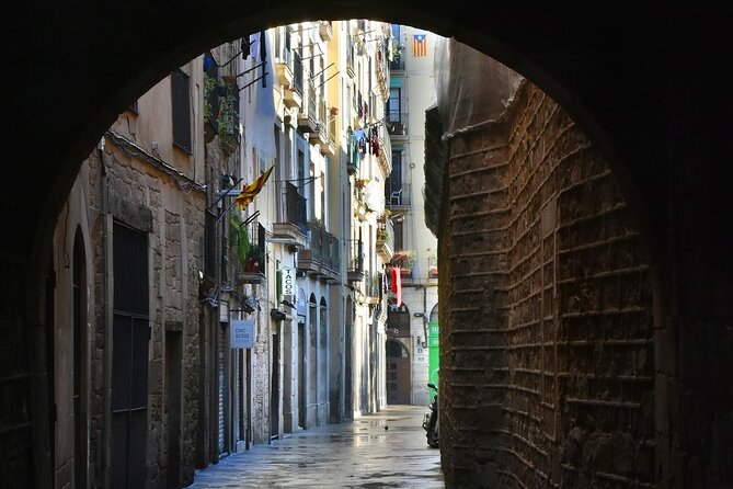 Barcelona Food Tour: Tapas, Paella, Sangria & 8+ Local Tastings - Barceloneta and the long finish beside the sea