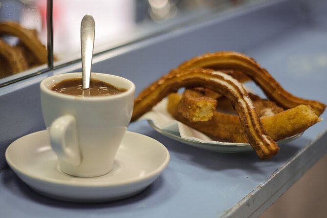 Barcelona Food Tour: Tapas, Paella, Sangria & 8+ Local Tastings - What the guides add to the food